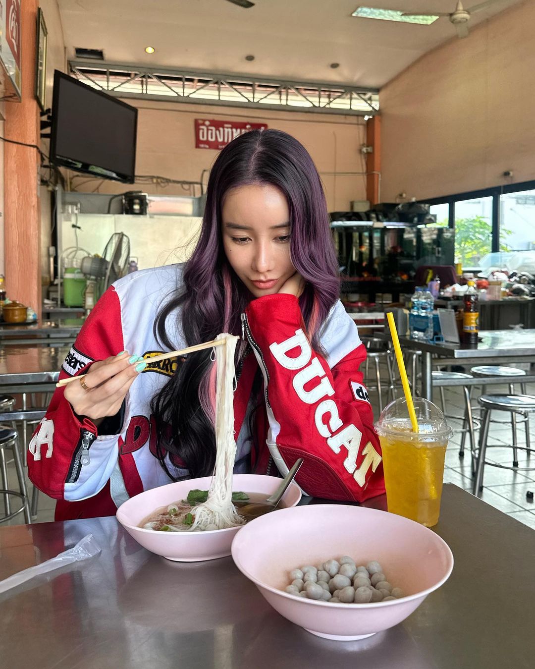 อิ๊งค์ - ภัทรานิษฐ์ วิริยะบำรุงกิจ