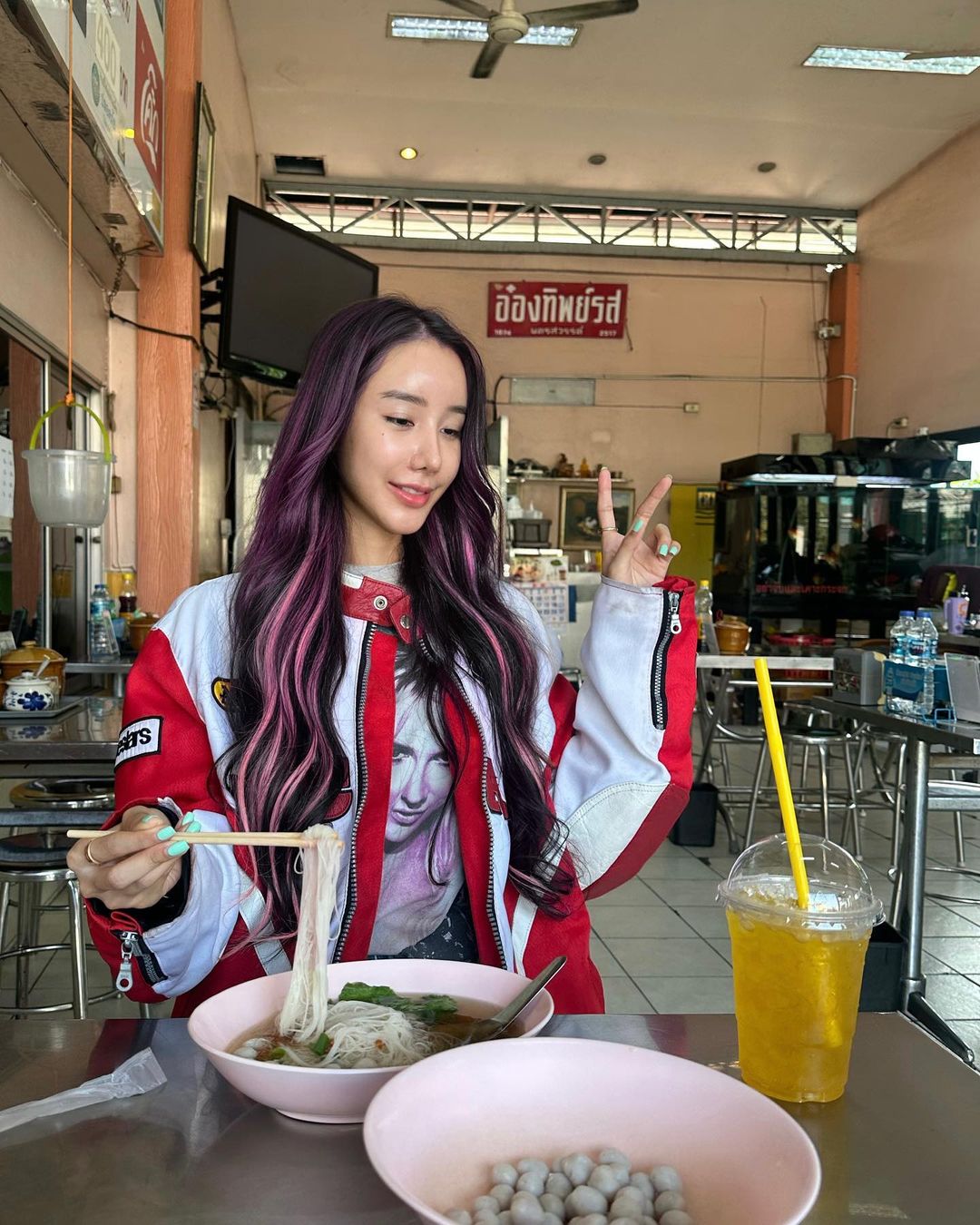 อิ๊งค์ - ภัทรานิษฐ์ วิริยะบำรุงกิจ