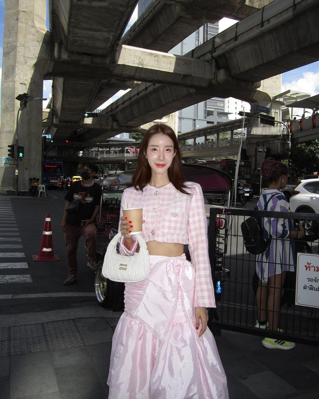 อิ๊งค์ - ภัทรานิษฐ์ วิริยะบำรุงกิจ