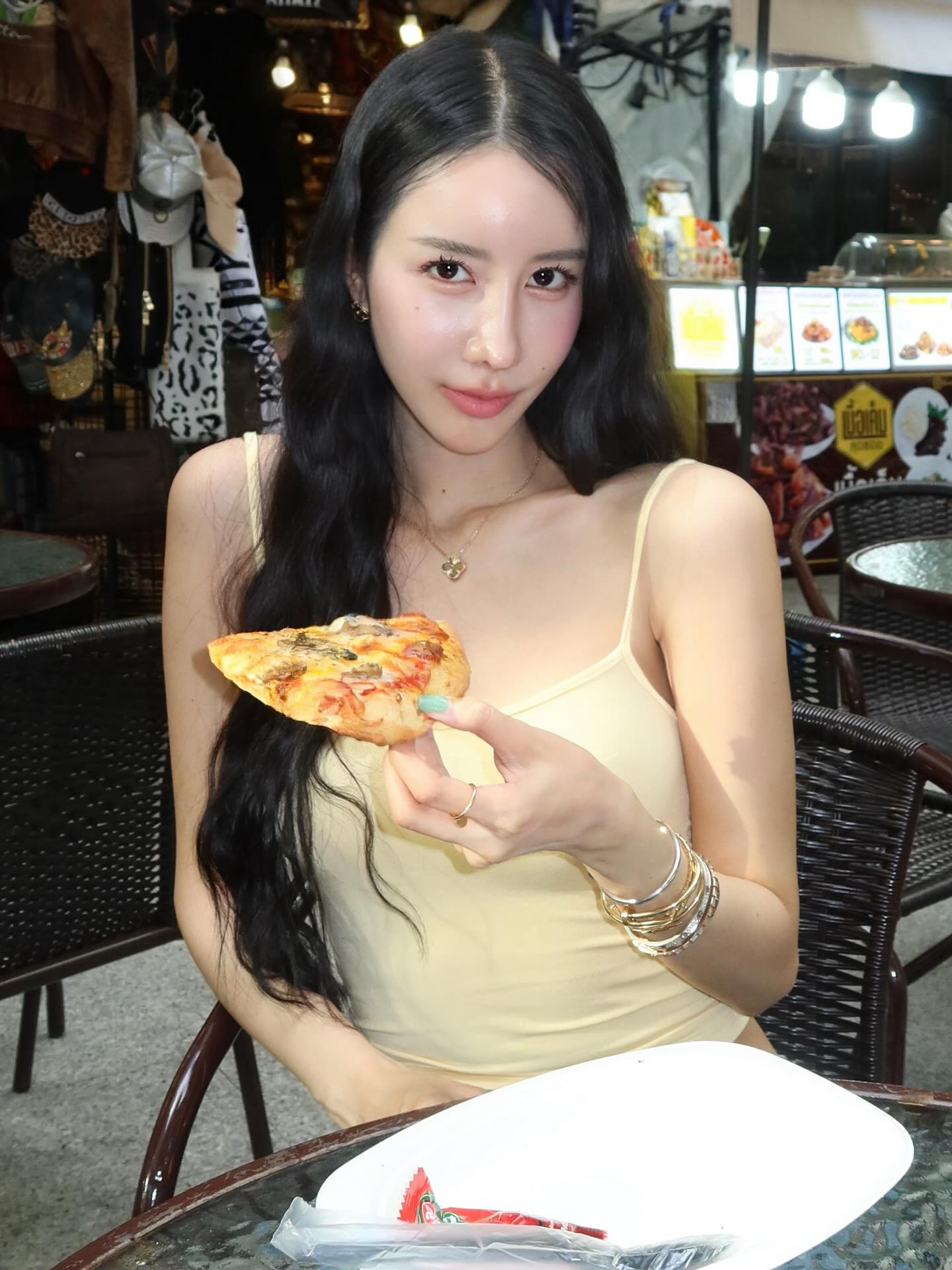 อิ๊งค์ - ภัทรานิษฐ์ วิริยะบำรุงกิจ