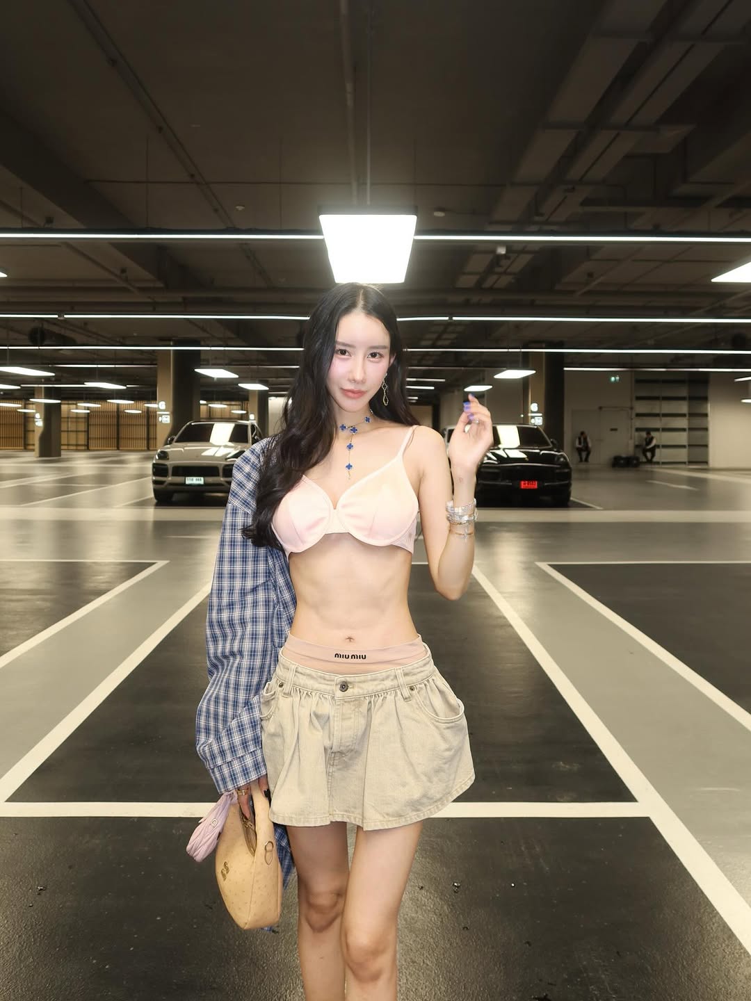 อิ๊งค์ - ภัทรานิษฐ์ วิริยะบำรุงกิจ