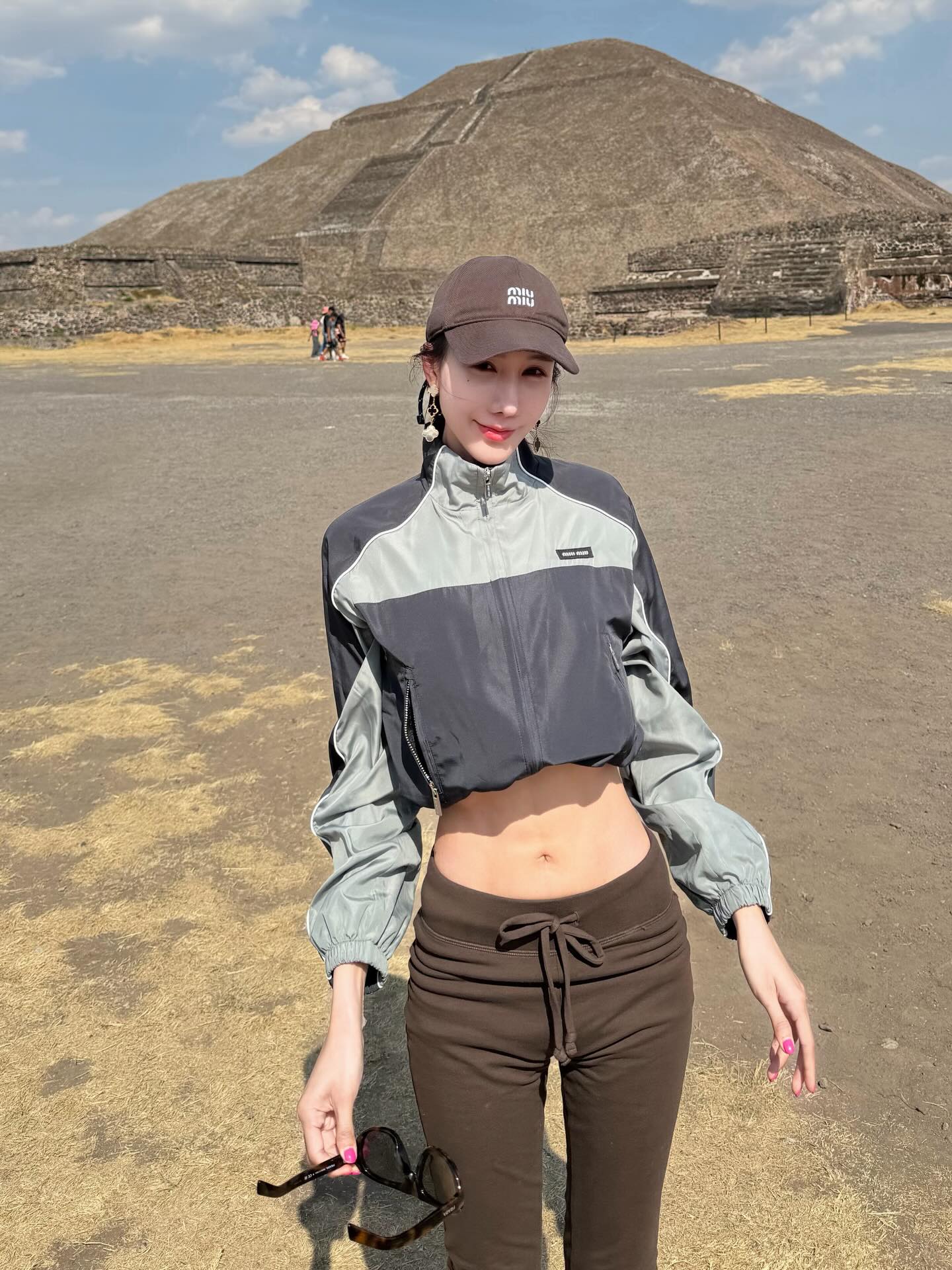 อิ๊งค์ - ภัทรานิษฐ์ วิริยะบำรุงกิจ