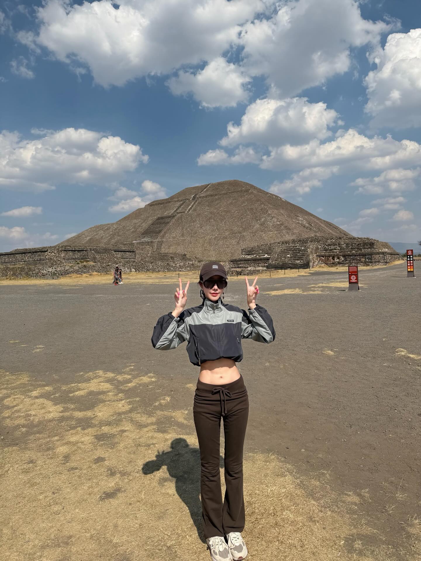 อิ๊งค์ - ภัทรานิษฐ์ วิริยะบำรุงกิจ