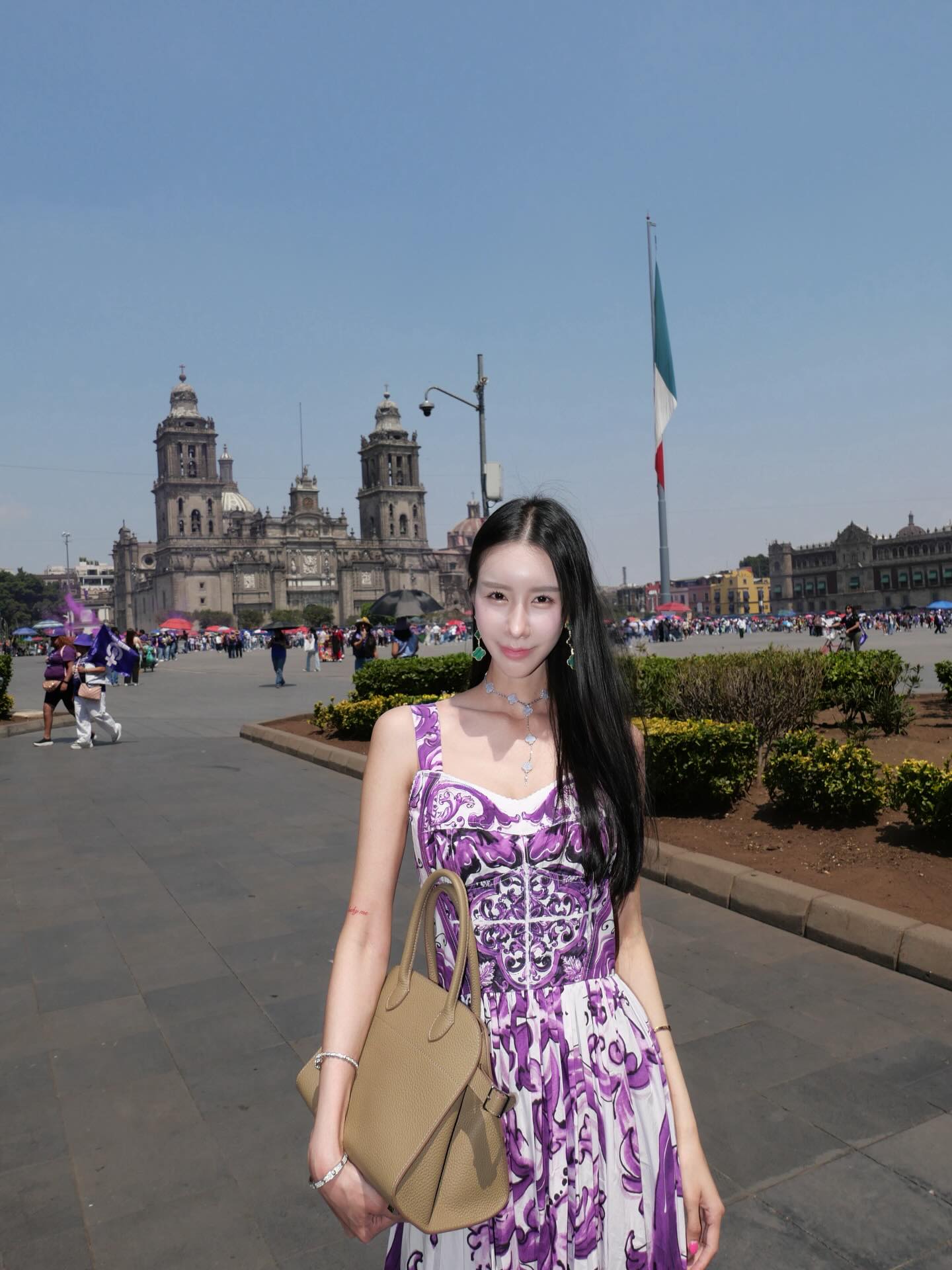 อิ๊งค์ - ภัทรานิษฐ์ วิริยะบำรุงกิจ