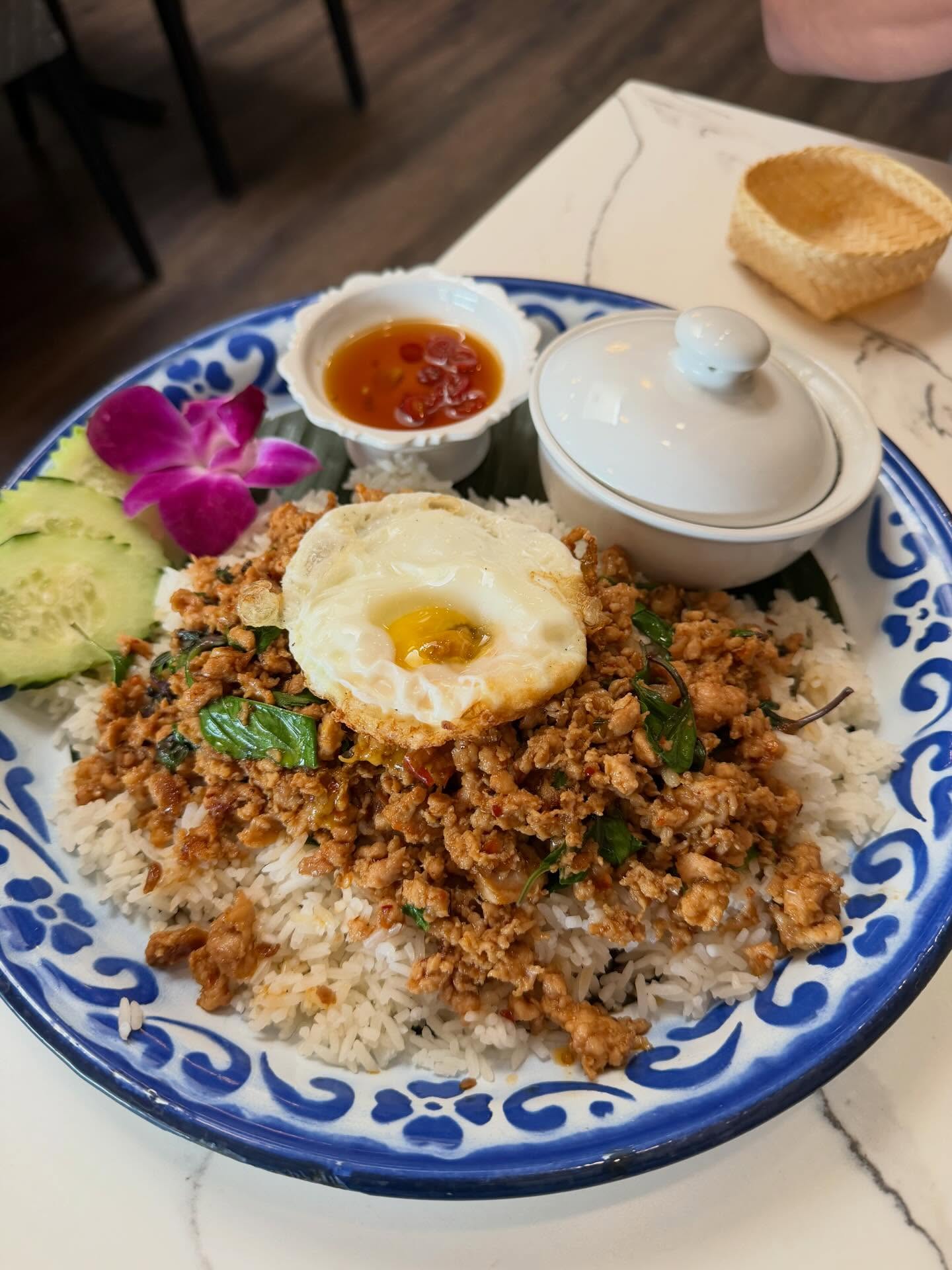 อิ๊งค์ - ภัทรานิษฐ์ วิริยะบำรุงกิจ