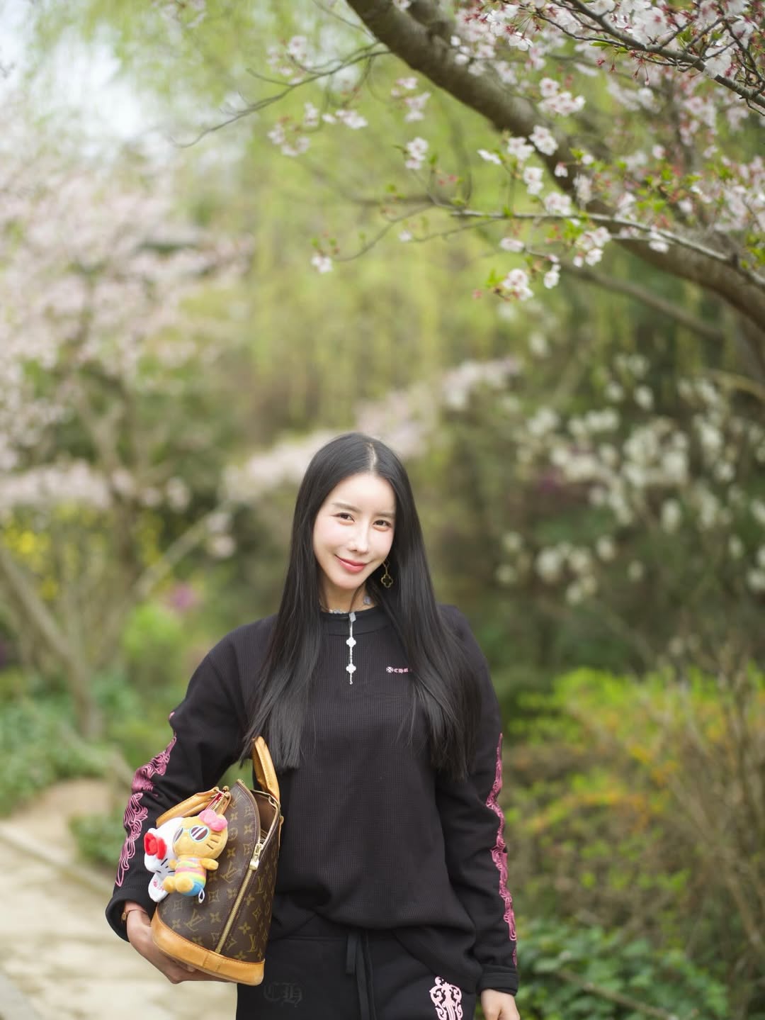 อิ๊งค์ - ภัทรานิษฐ์ วิริยะบำรุงกิจ