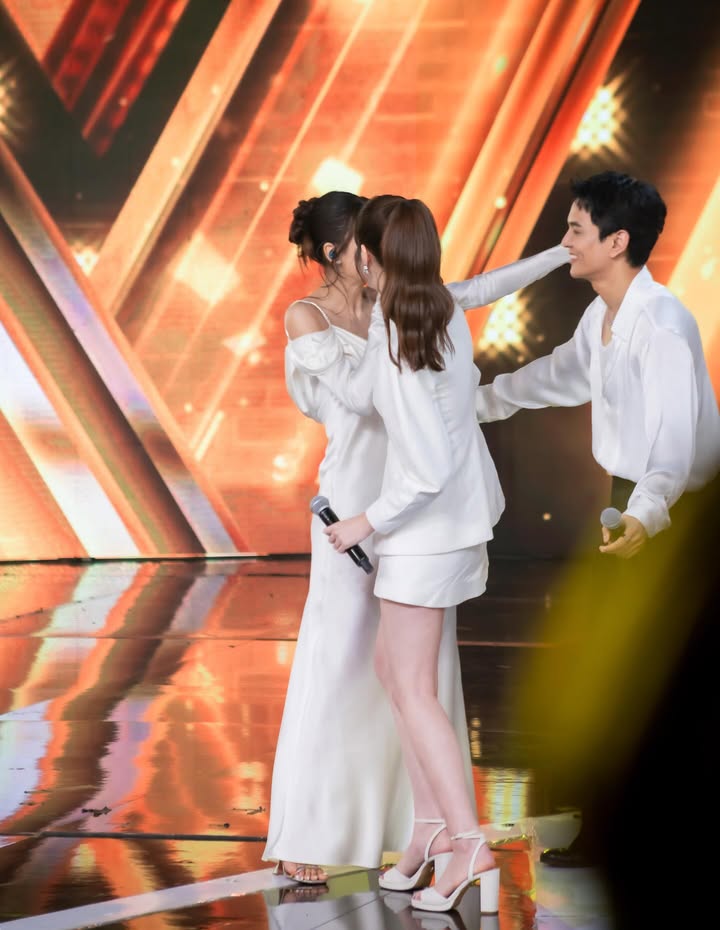 ฐิสา - วริฏฐิสา ลิ้มธรรมมหิศร