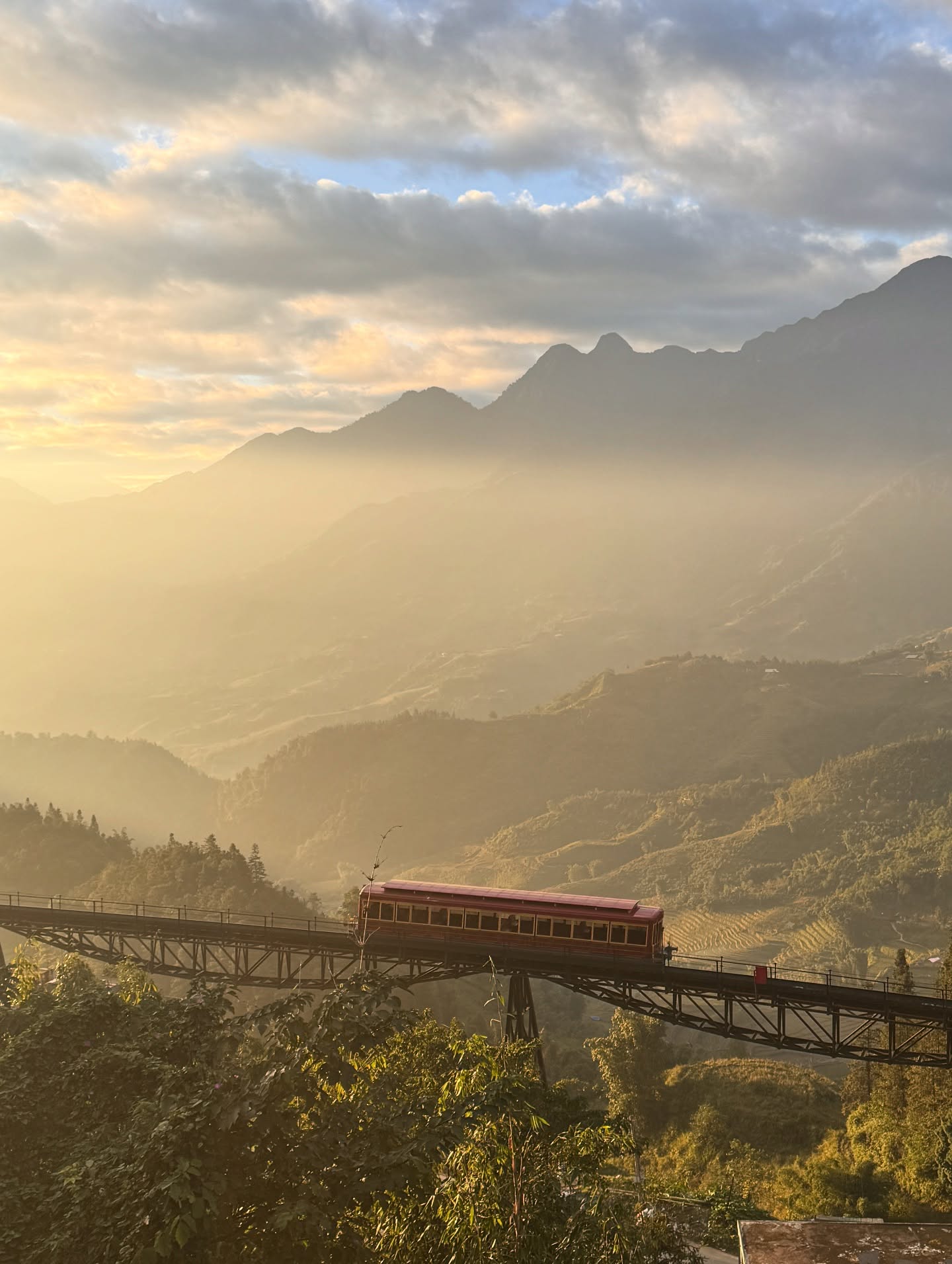 แคน - นายิกา ศรีเนียน