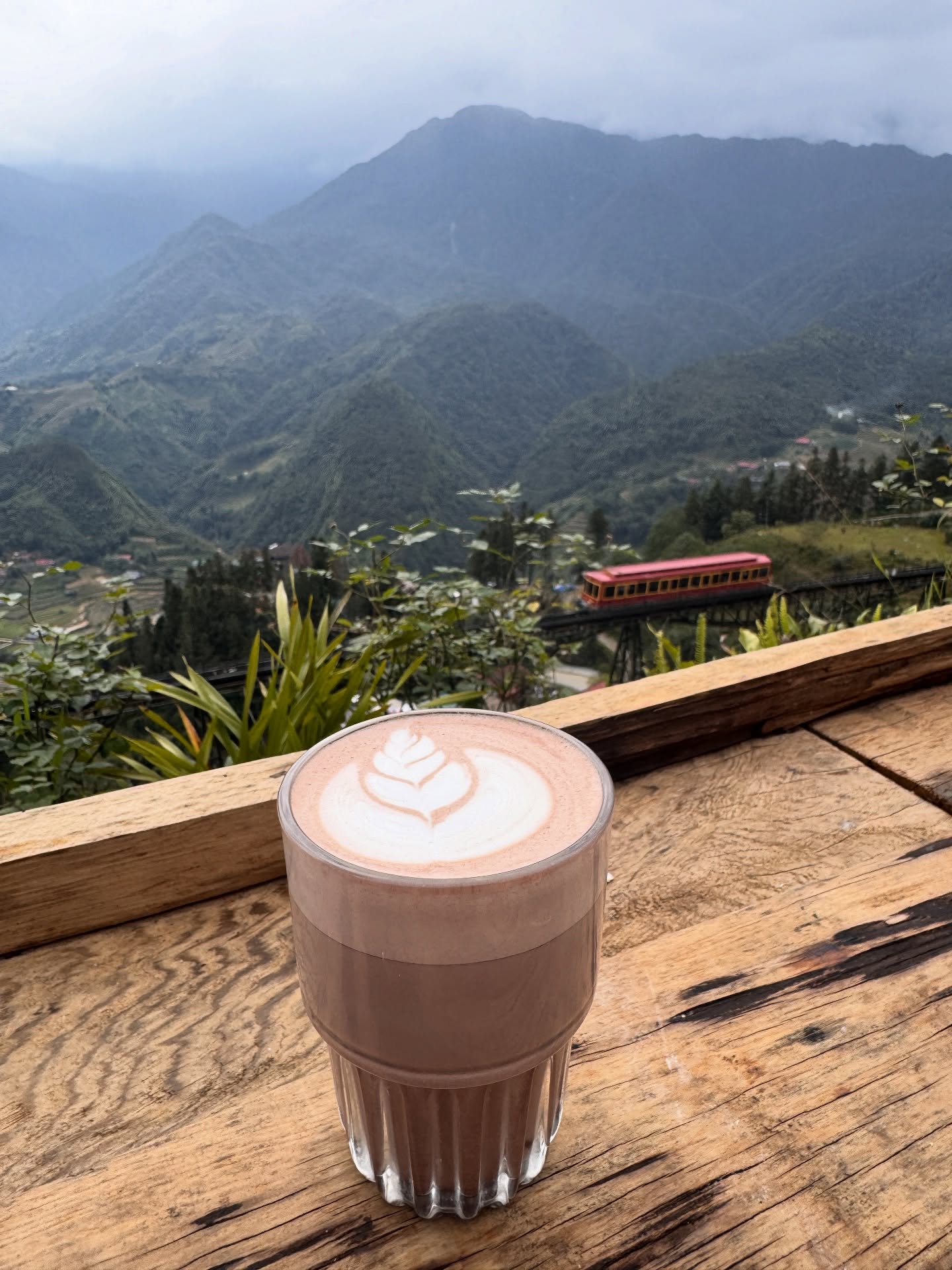 แคน - นายิกา ศรีเนียน