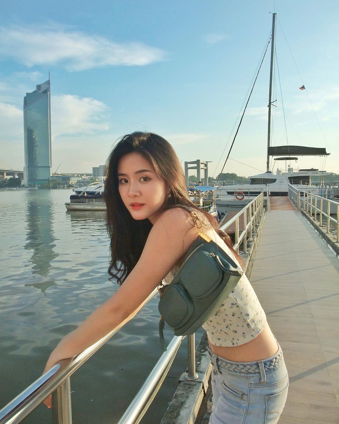 แพรว - เฌอมาวีร์ สุวรรณภานุโชค