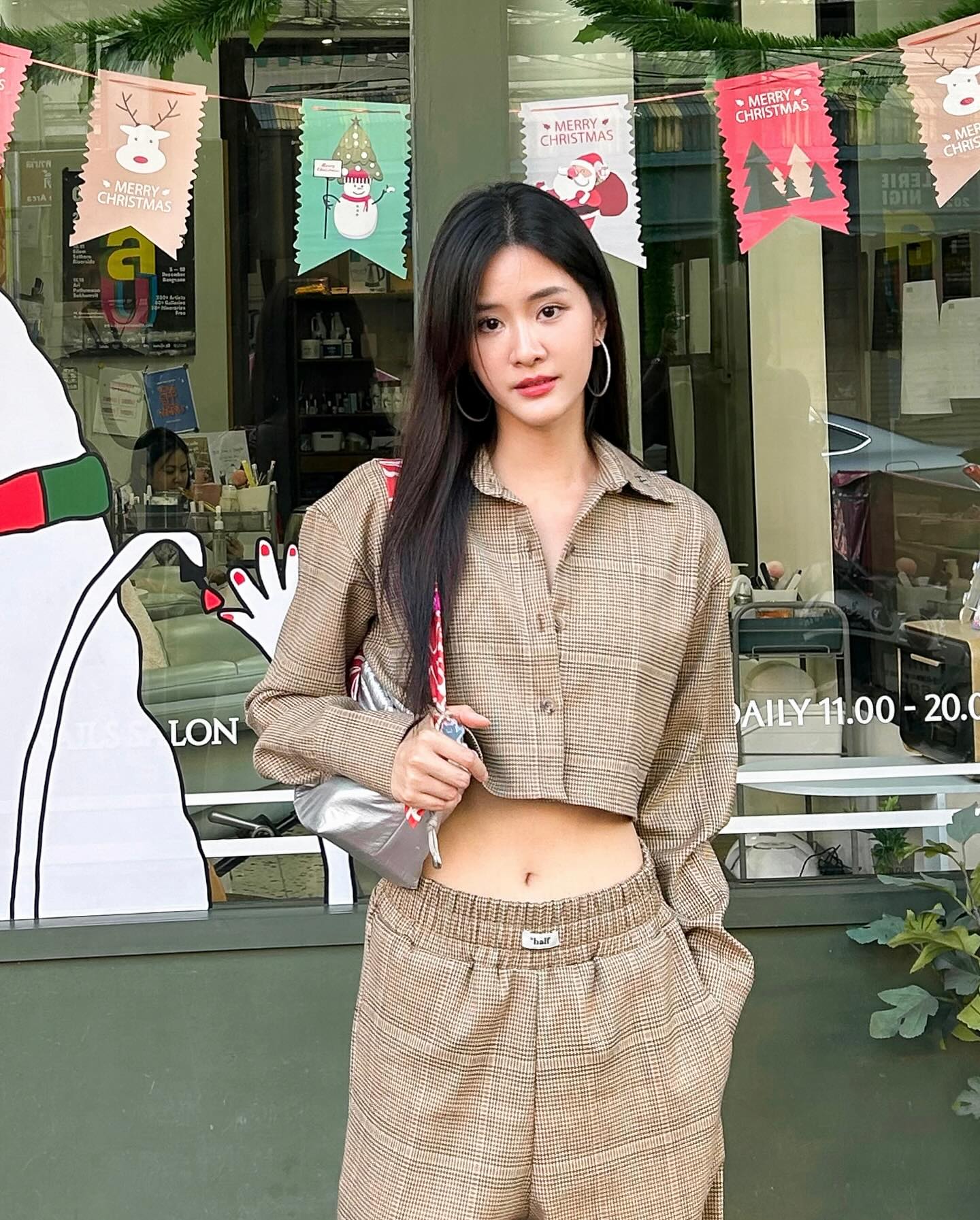 แพรว - เฌอมาวีร์ สุวรรณภานุโชค