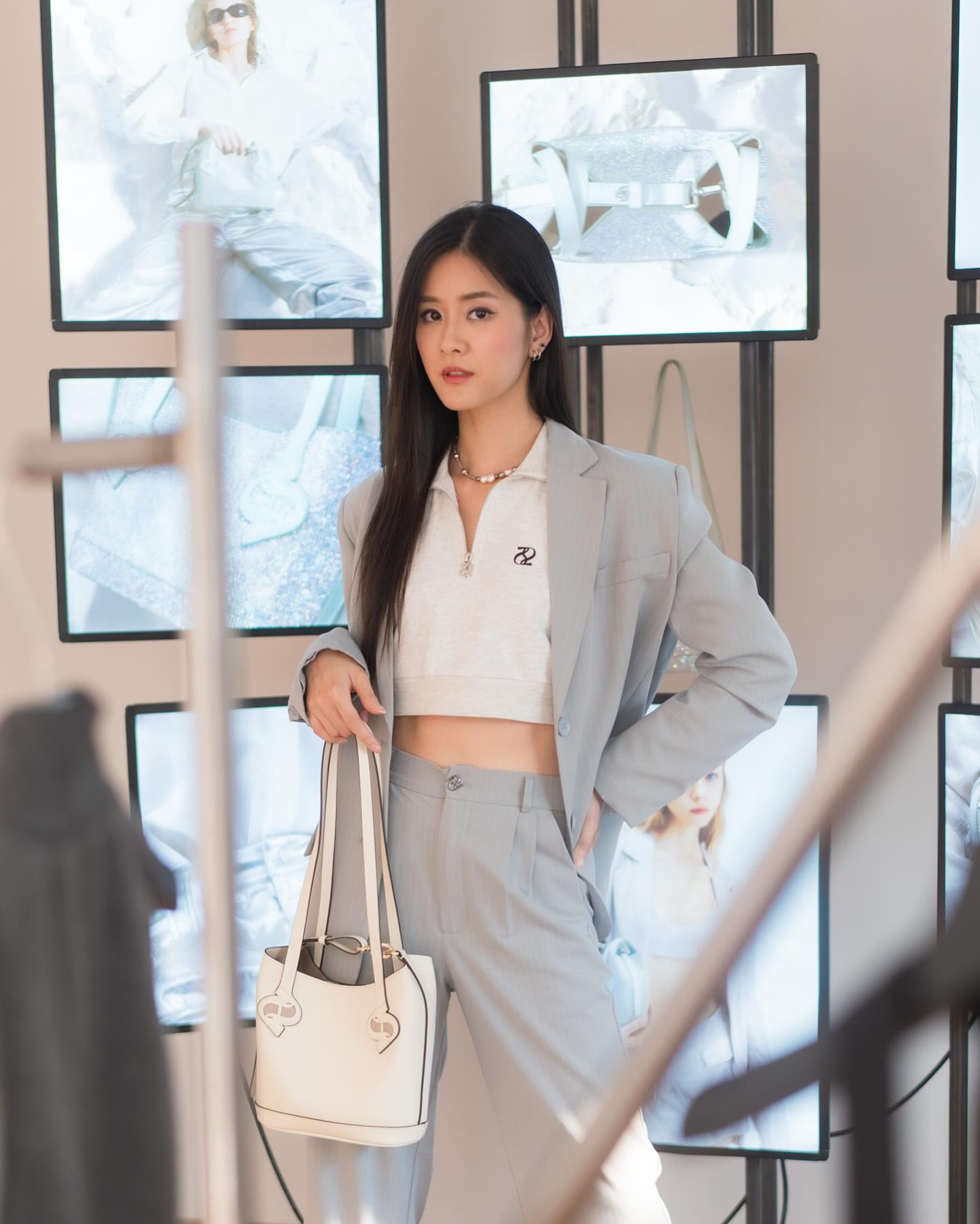 แพรว - เฌอมาวีร์ สุวรรณภานุโชค