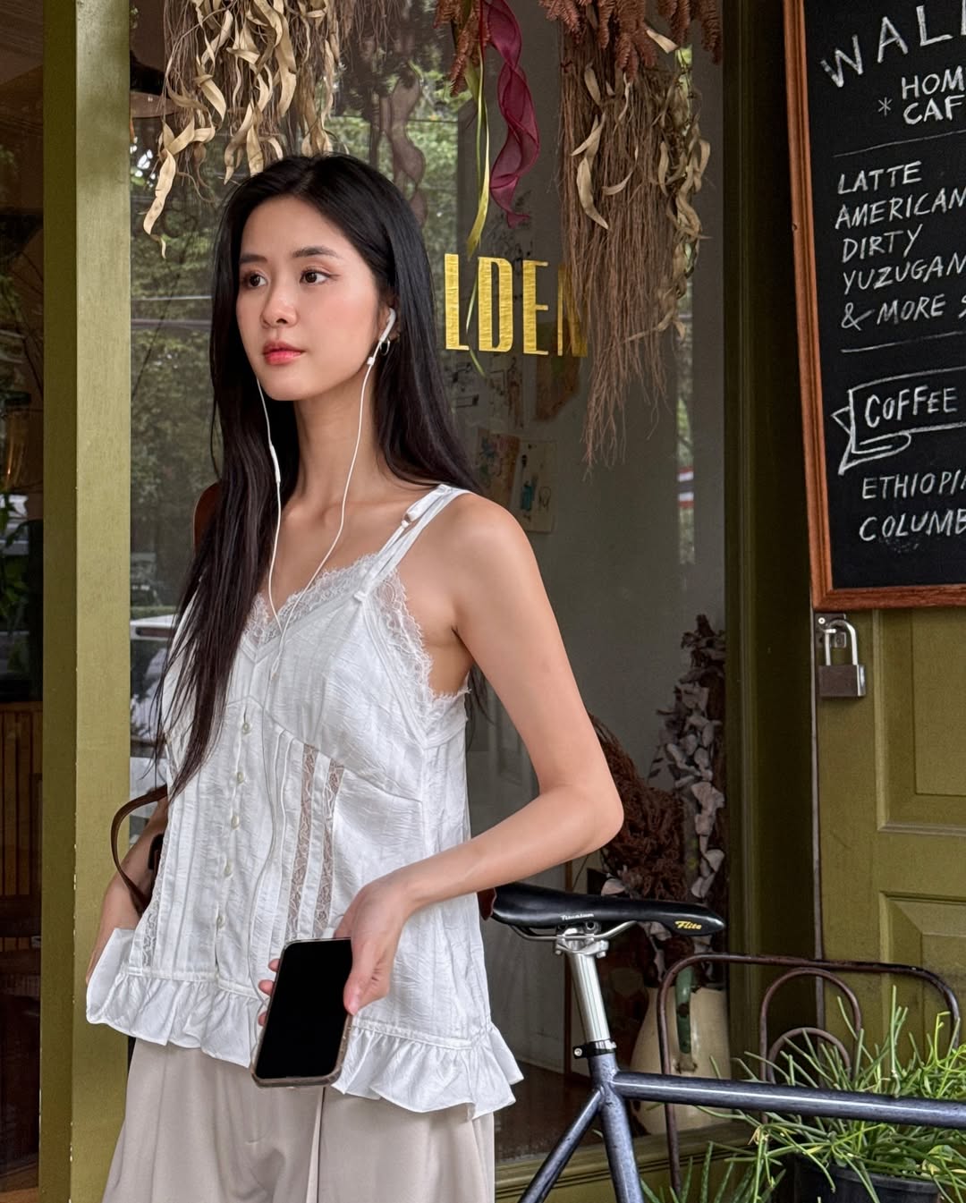 แพรว - เฌอมาวีร์ สุวรรณภานุโชค
