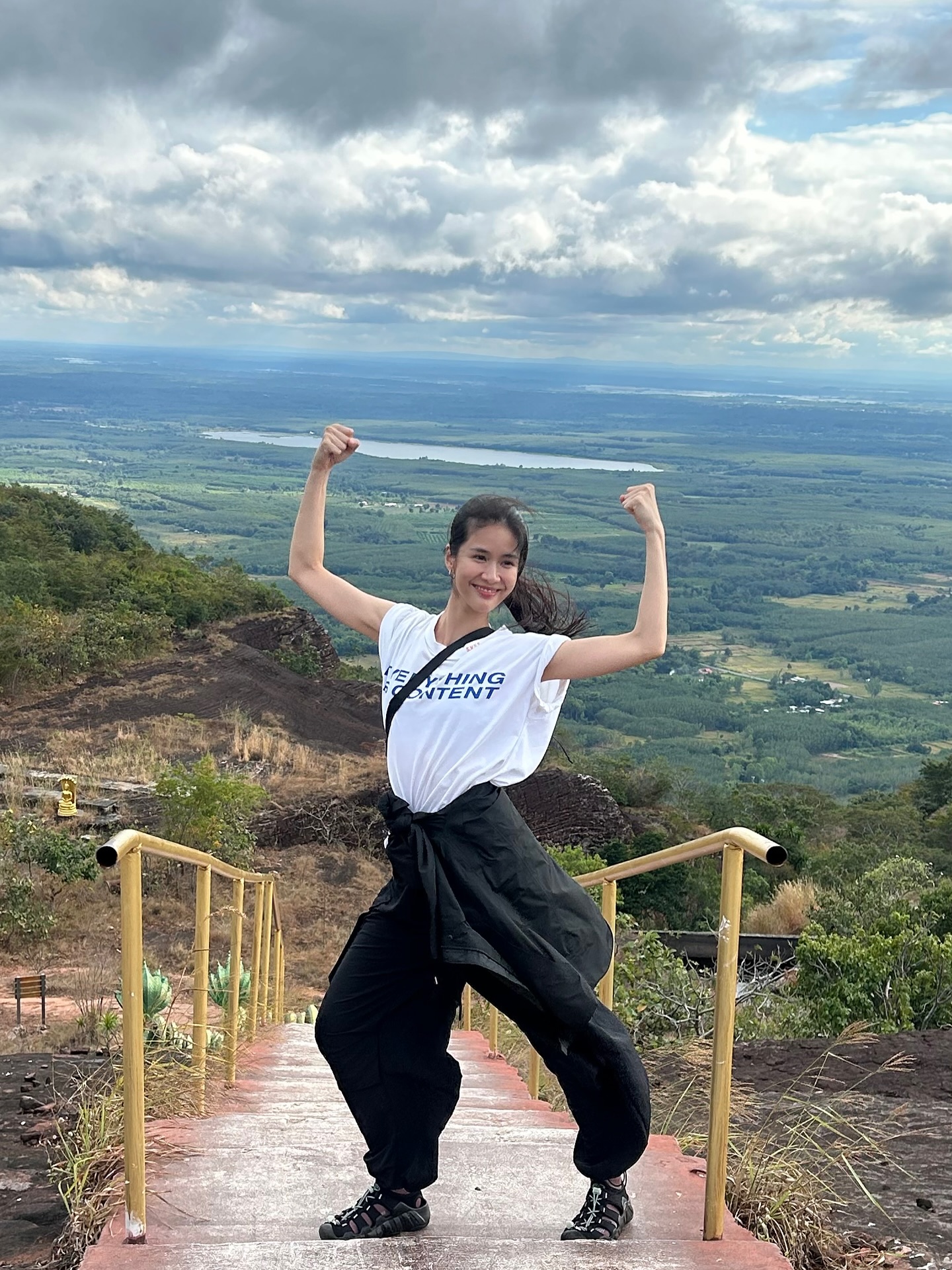 แพรว - เฌอมาวีร์ สุวรรณภานุโชค