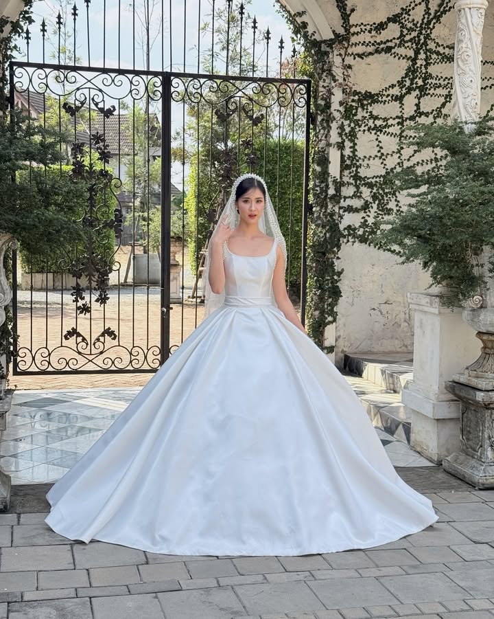 แพรว - เฌอมาวีร์ สุวรรณภานุโชค