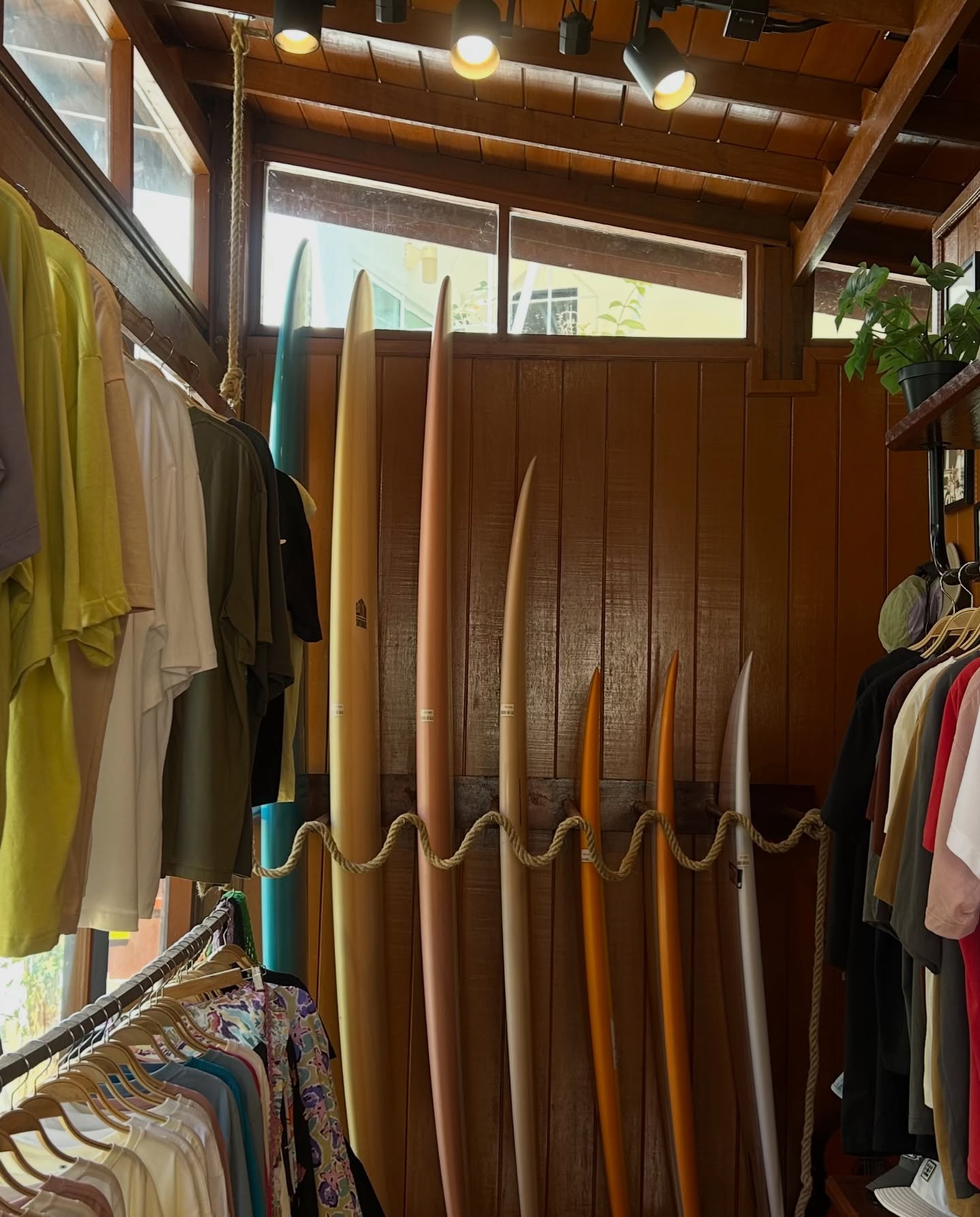 แพรว - เฌอมาวีร์ สุวรรณภานุโชค