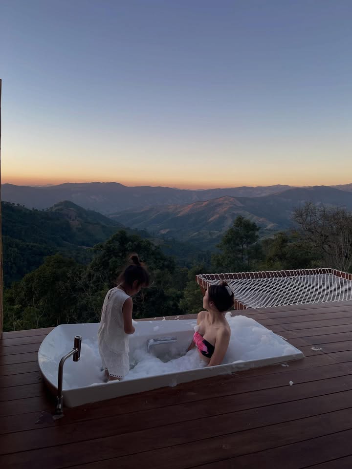 ฮาน่า ลีวิส