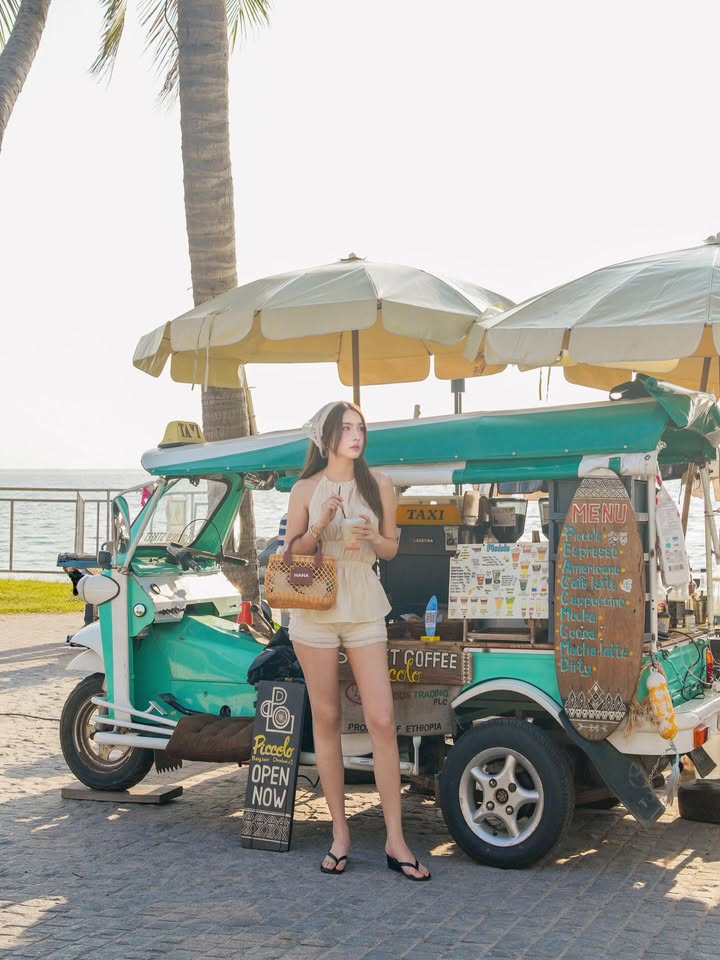 ฮาน่า ลีวิส