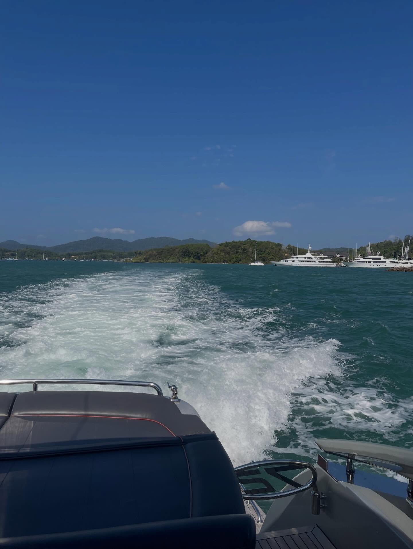 ฮาน่า ลีวิส