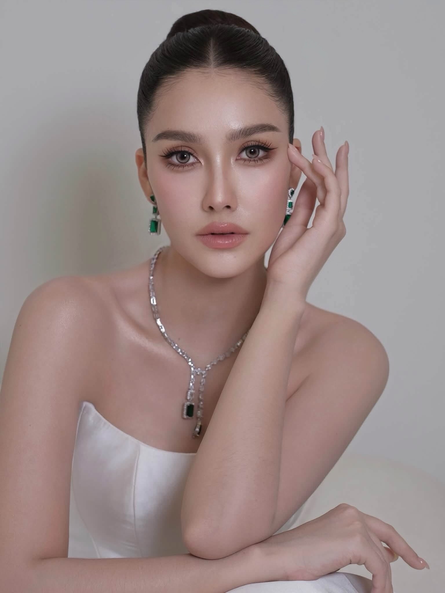 ฮาน่า ลีวิส