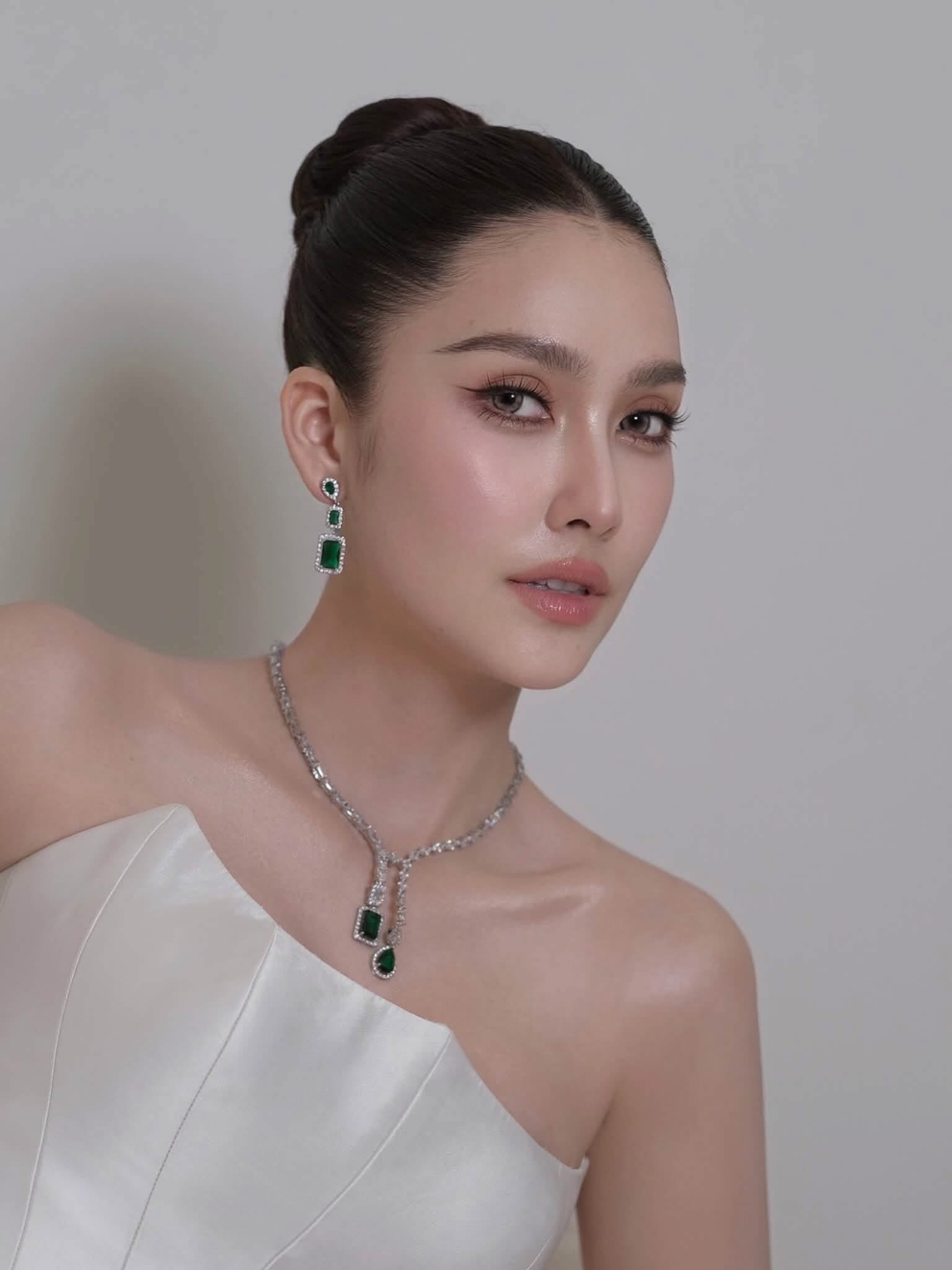 ฮาน่า ลีวิส