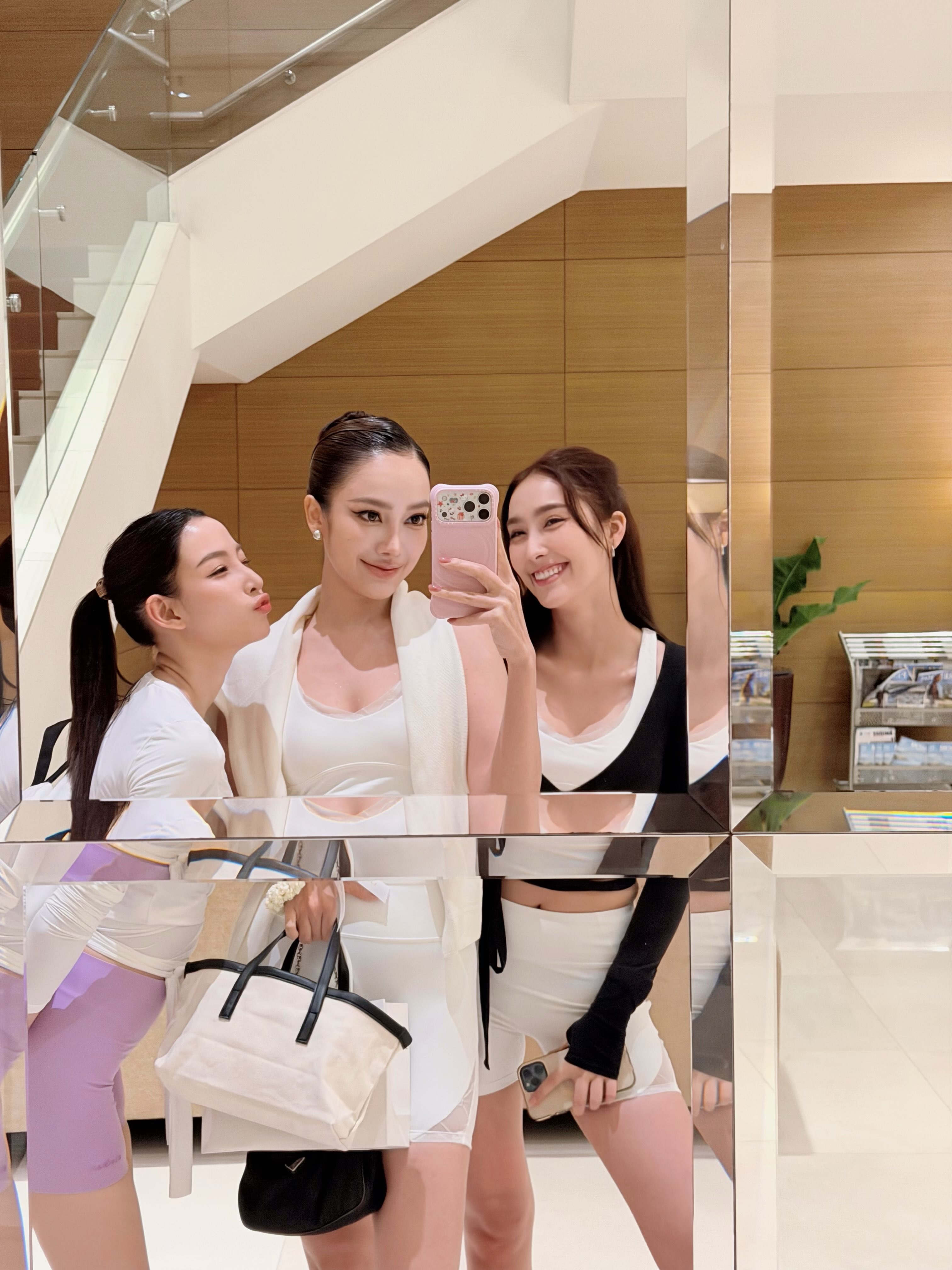 ฮาน่า ลีวิส