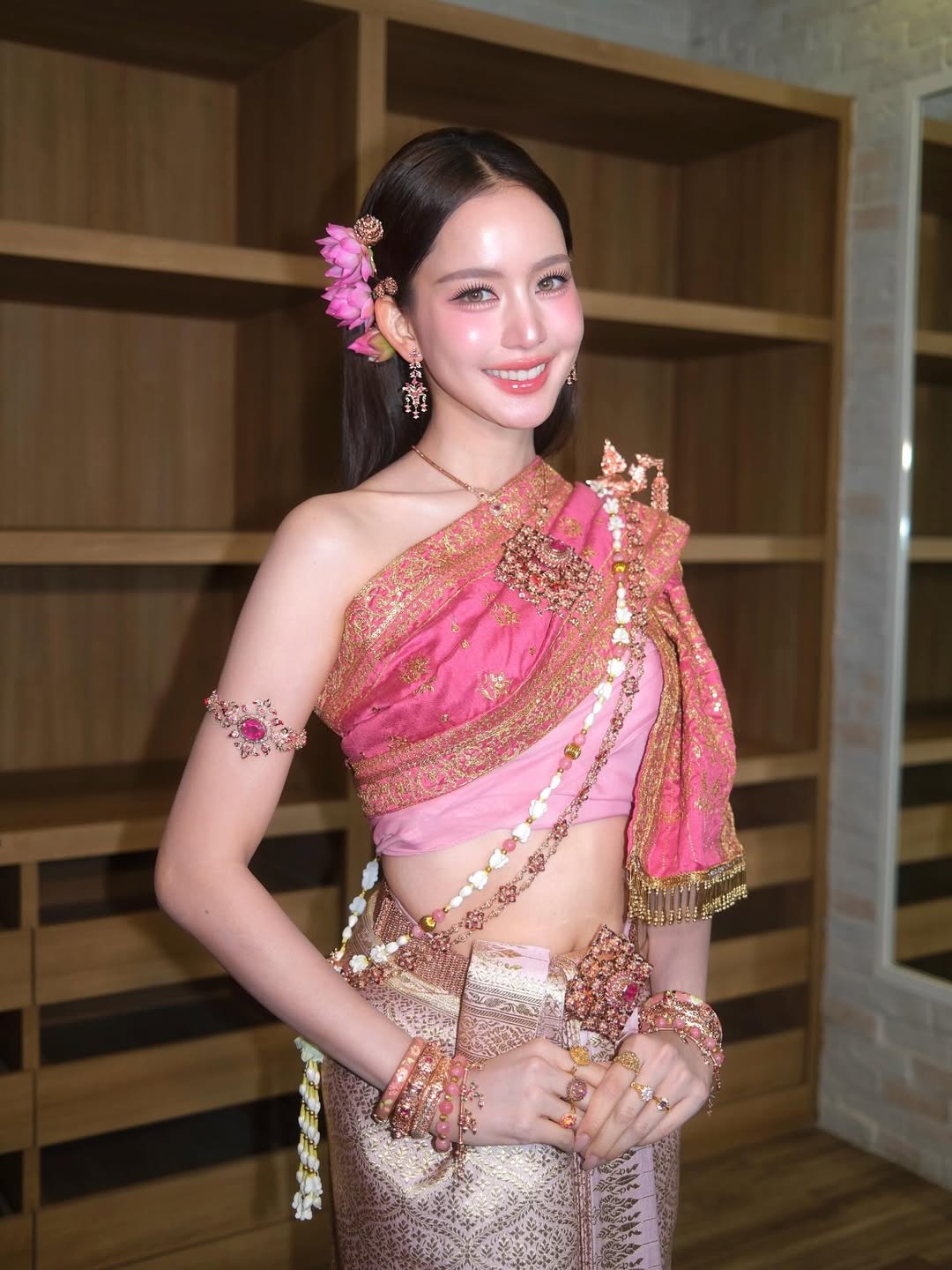 โบว์ - เมลดา สุศรี