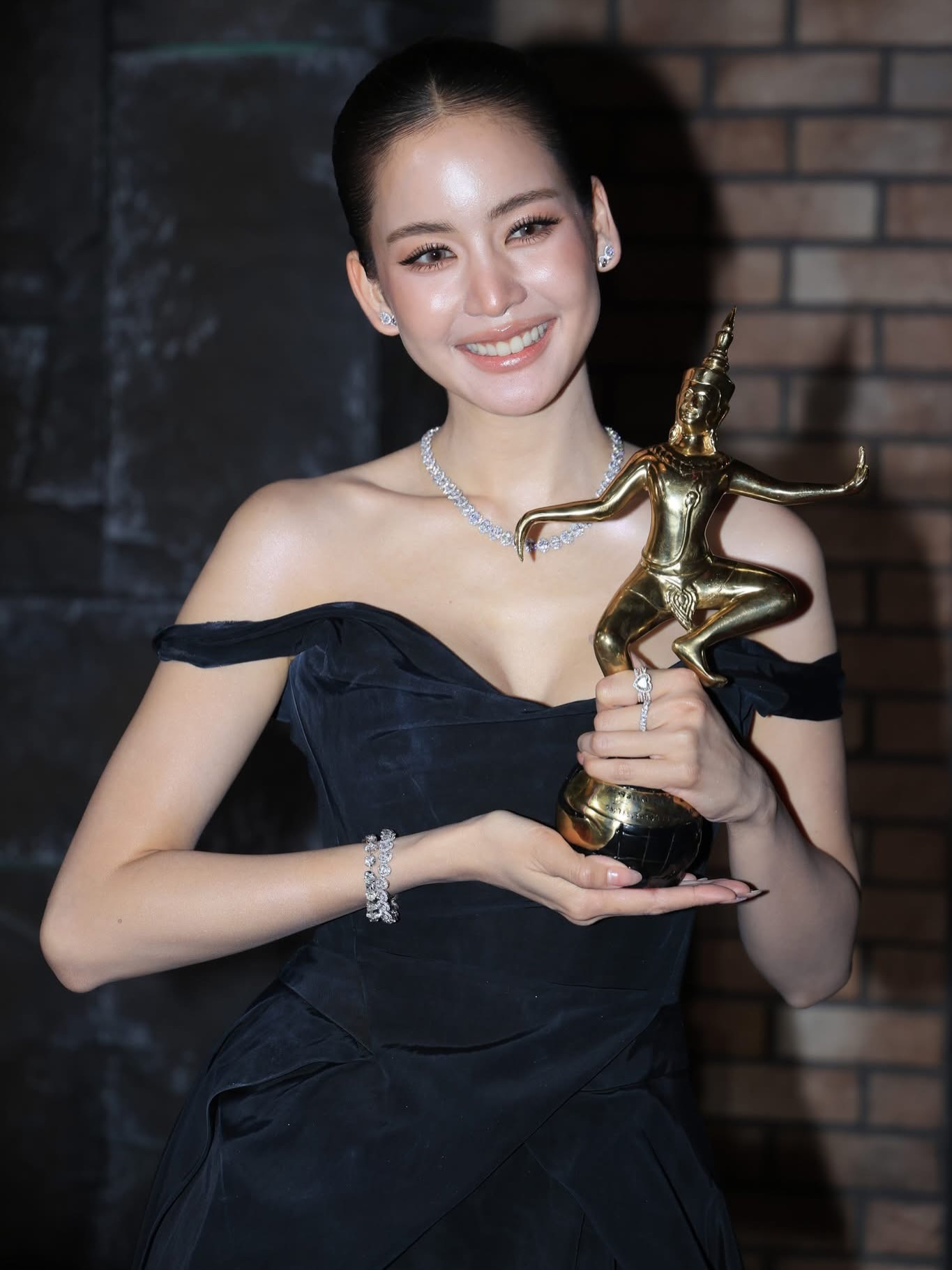 โบว์ - เมลดา สุศรี