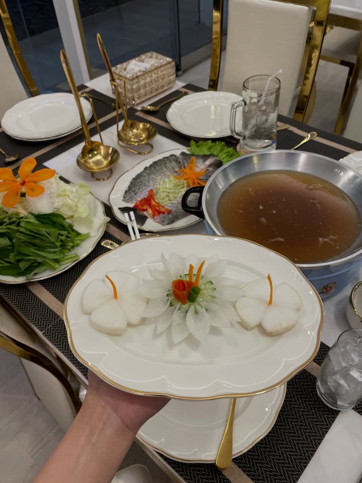 ชยา - ชญานิศ ต.เจริญ