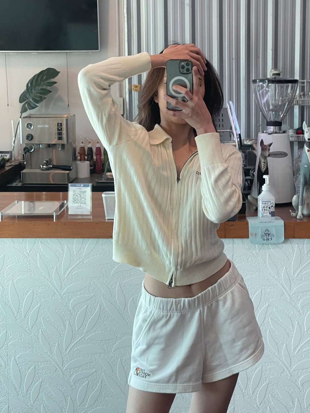 ชยา - ชญานิศ ต.เจริญ