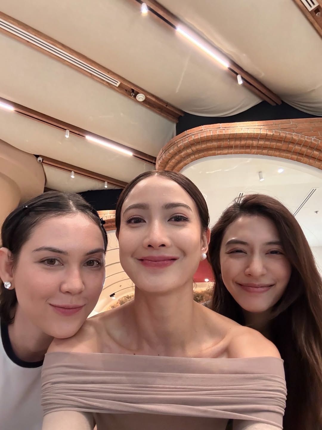 แมท - ภีรนีย์ คงไทย