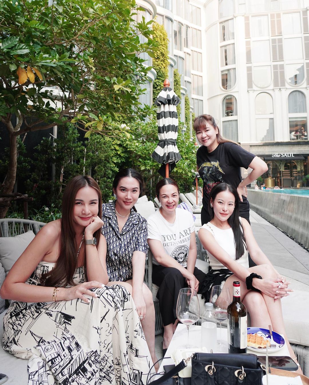 เมย์ เฟื่องอารมย์