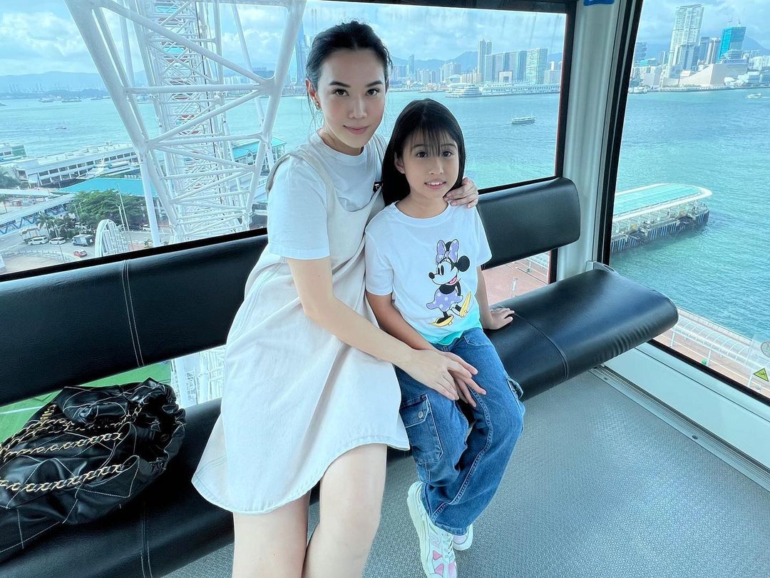 เมย์ เฟื่องอารมย์