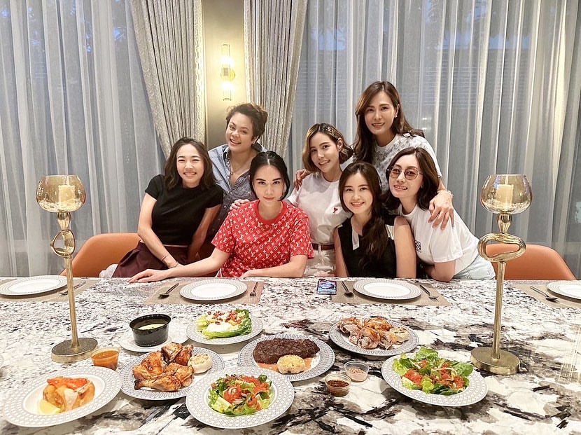 เมย์ เฟื่องอารมย์
