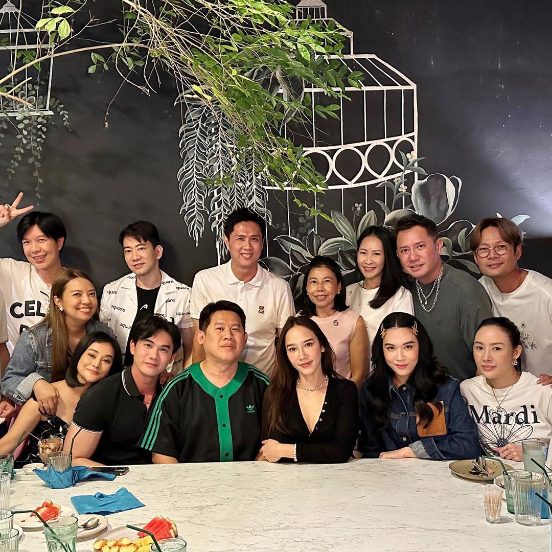 เมย์ เฟื่องอารมย์