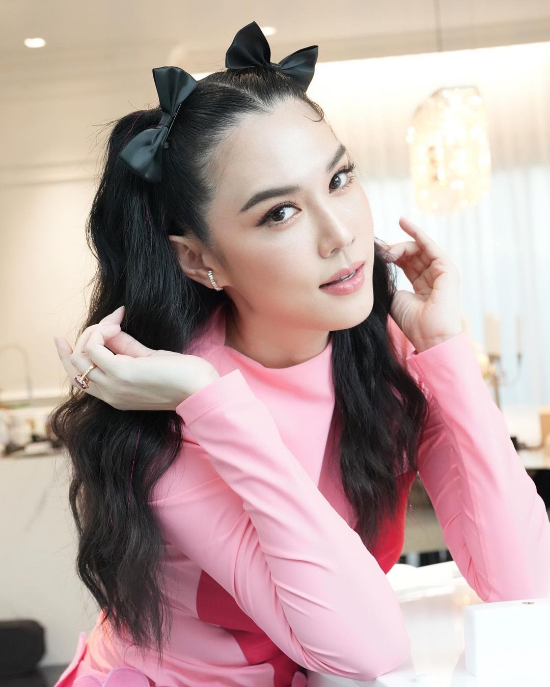 เมย์ เฟื่องอารมย์