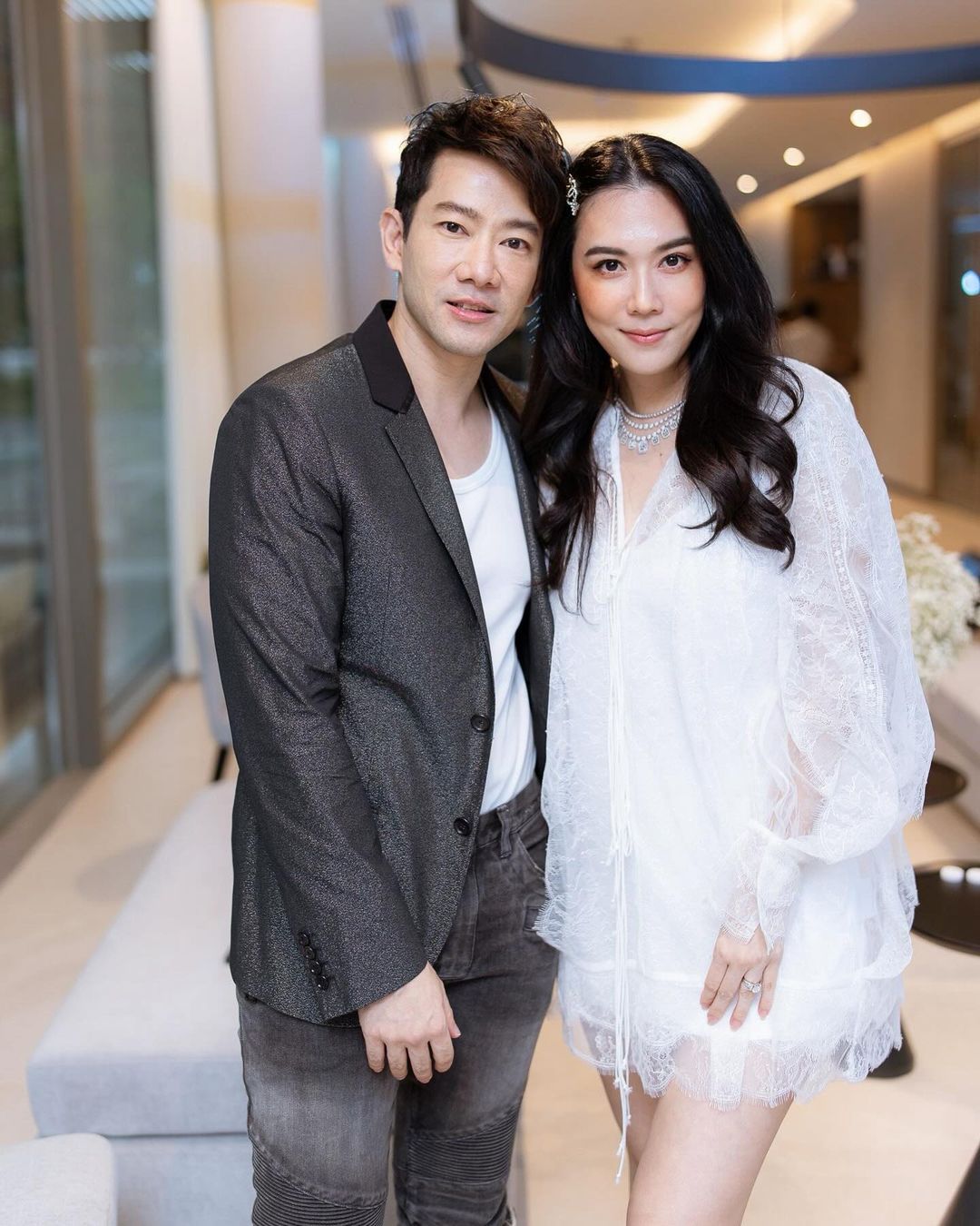 เมย์ เฟื่องอารมย์
