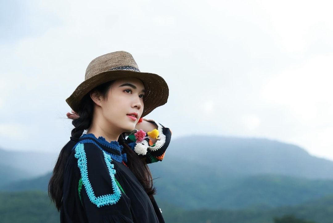 เมย์ เฟื่องอารมย์