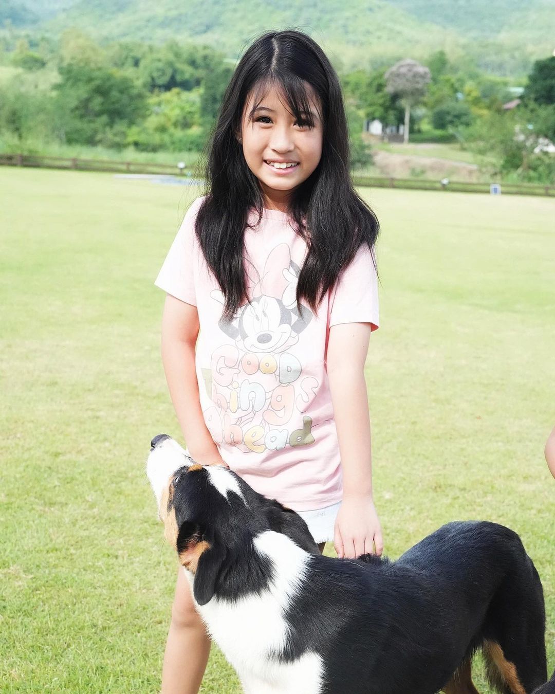 เมย์ เฟื่องอารมย์