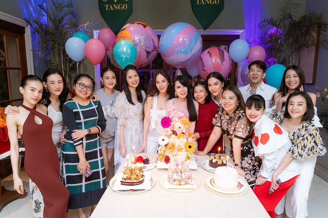 เมย์ เฟื่องอารมย์