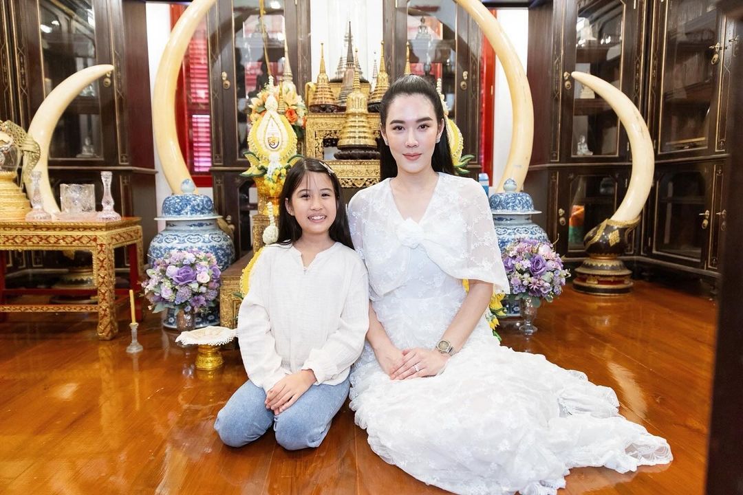 เมย์ เฟื่องอารมย์