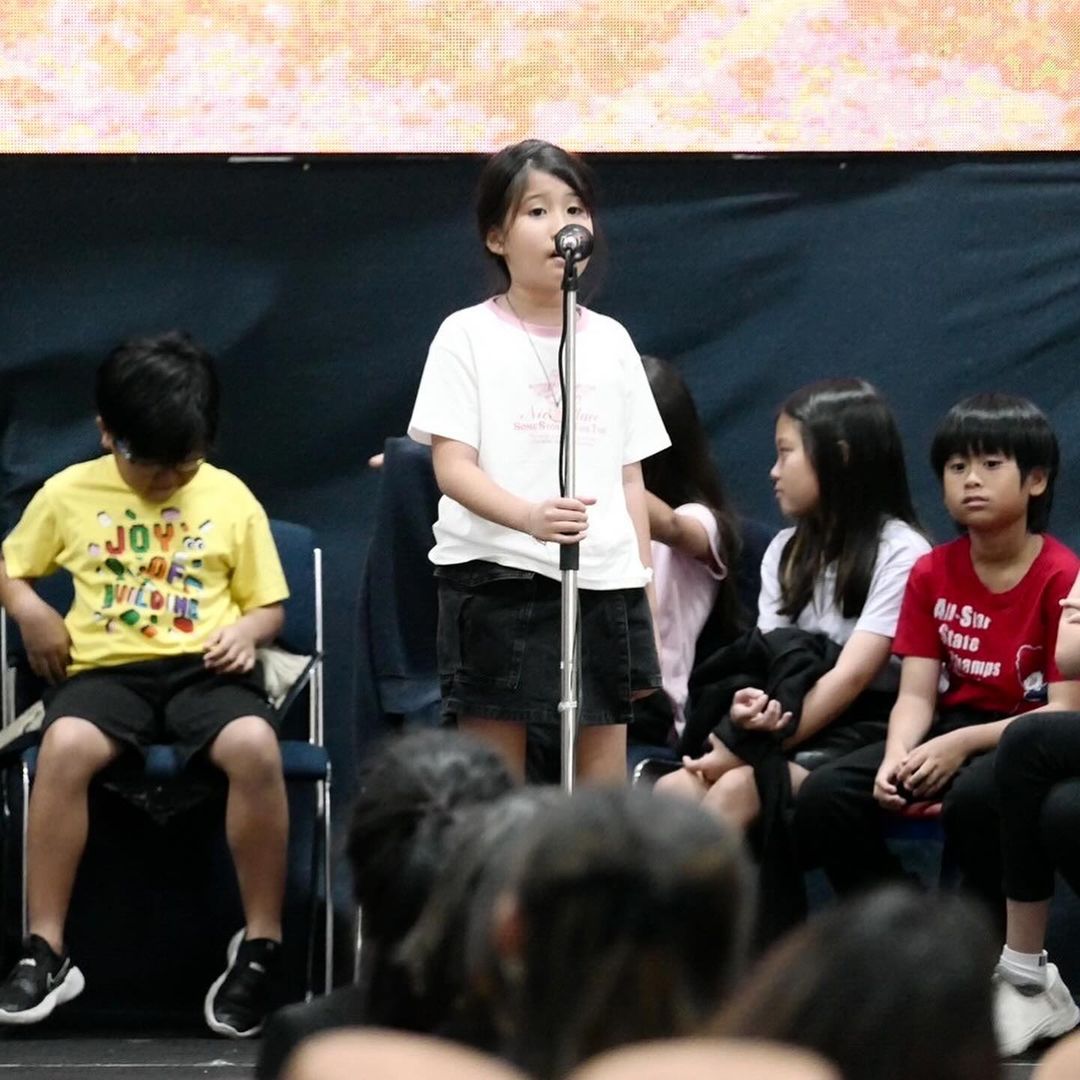 เมย์ เฟื่องอารมย์