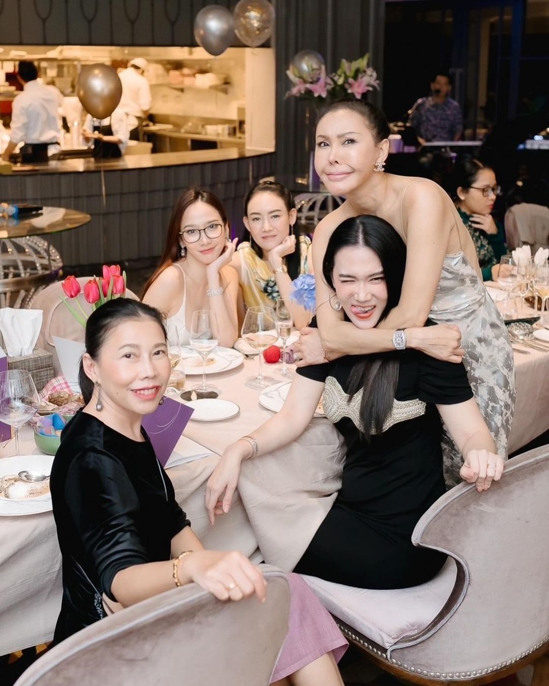 เมย์ เฟื่องอารมย์