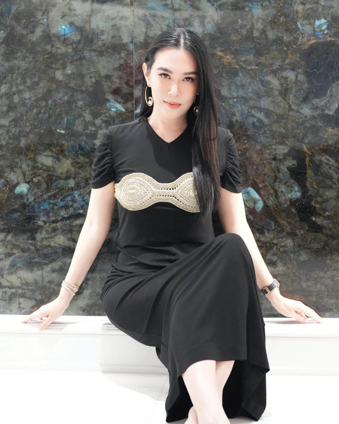 เมย์ เฟื่องอารมย์