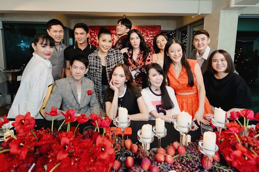 เมย์ เฟื่องอารมย์