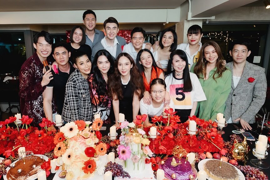 เมย์ เฟื่องอารมย์