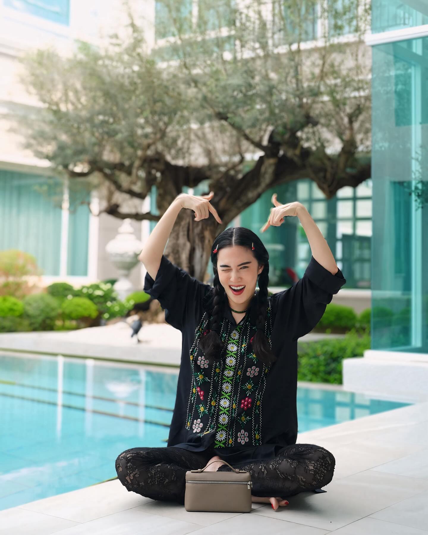 เมย์ เฟื่องอารมย์