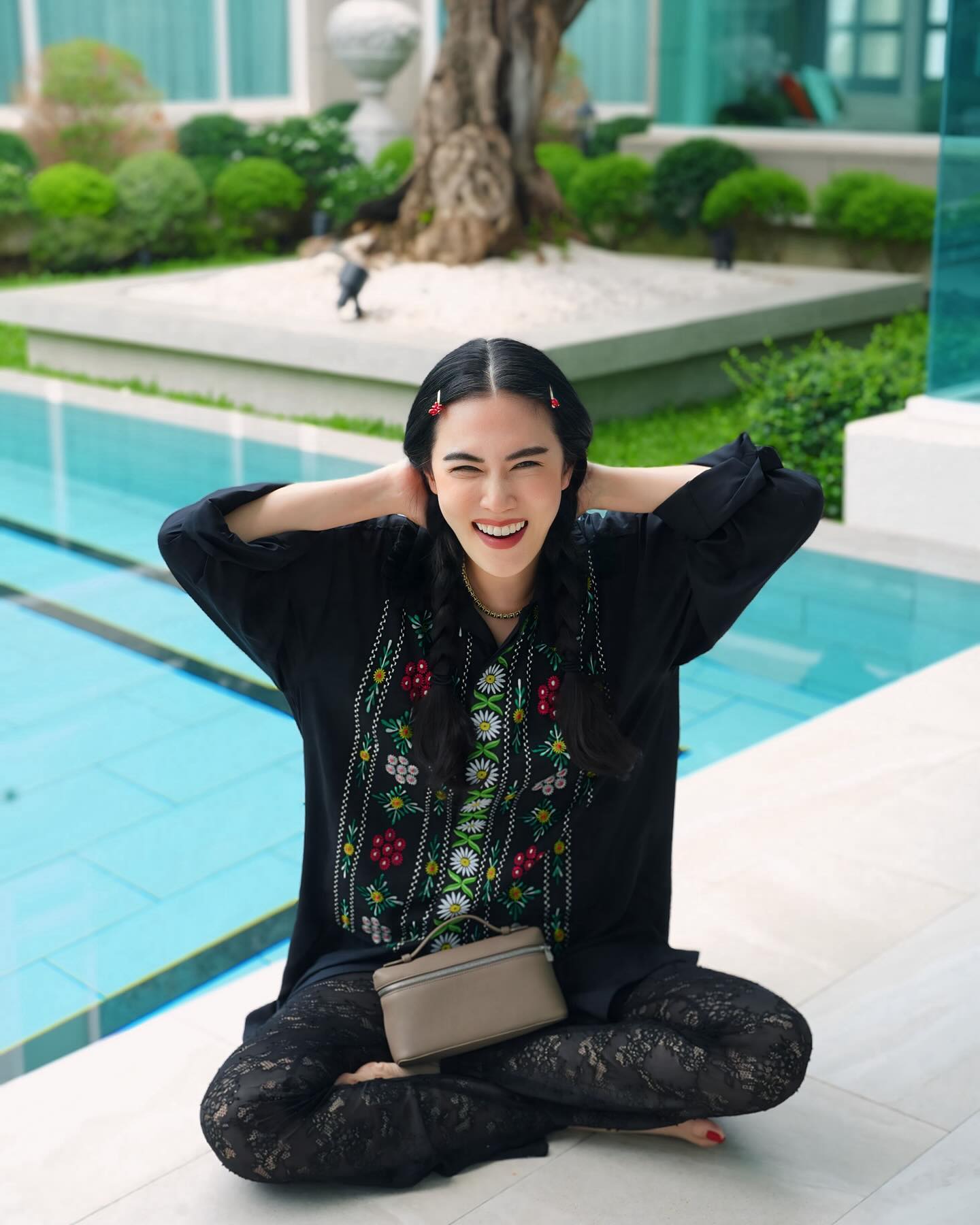 เมย์ เฟื่องอารมย์