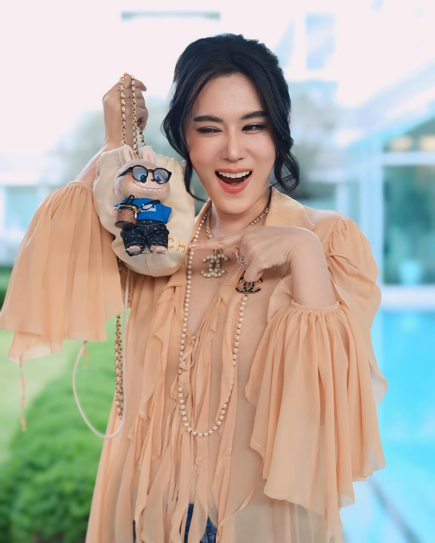 เมย์ เฟื่องอารมย์