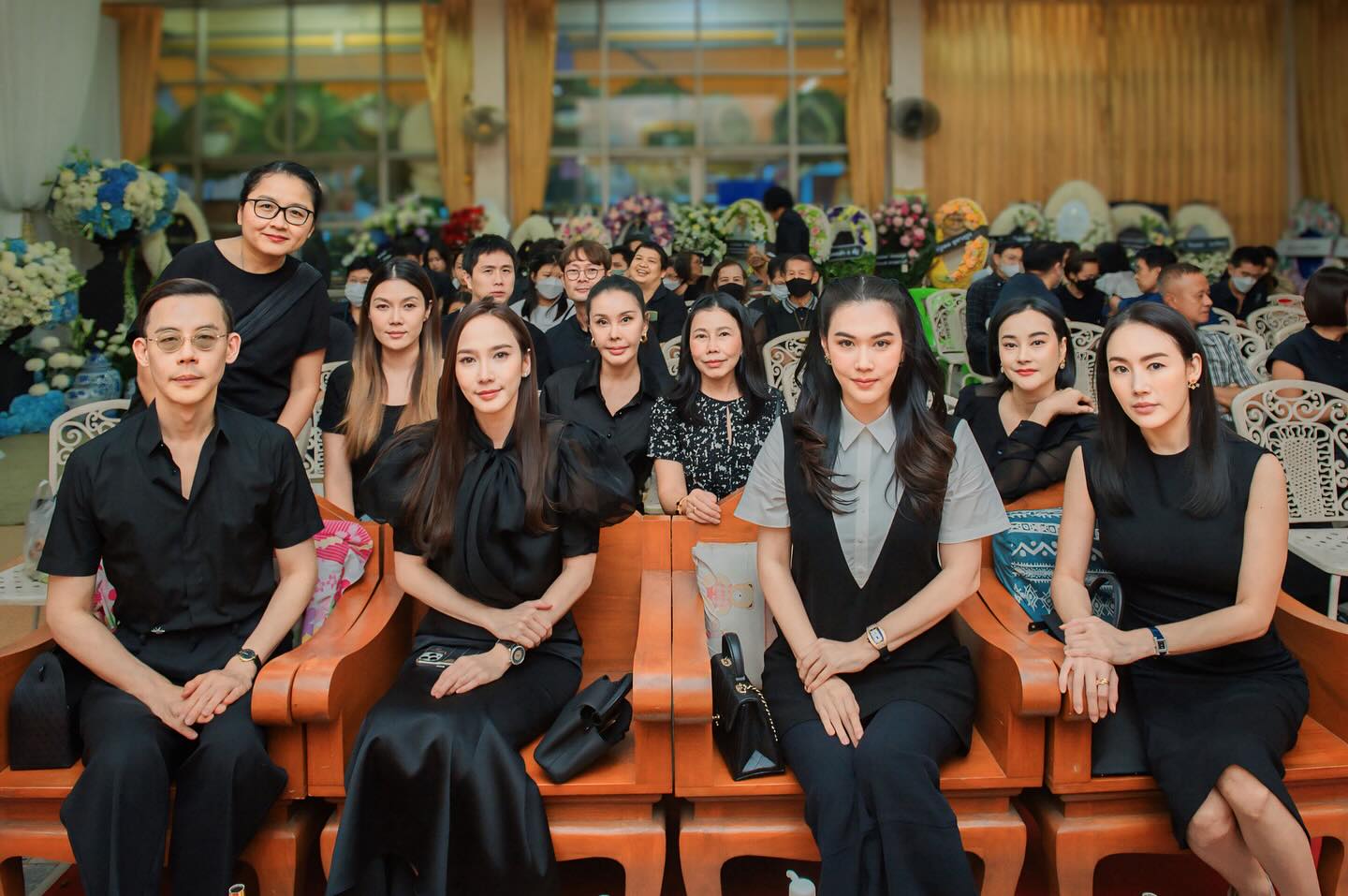 เมย์ เฟื่องอารมย์
